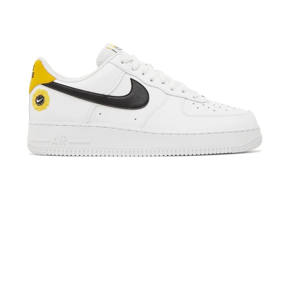 Nike Air Force 1 LV8 "Have a Nike Day" sneakers Youth Size 5 / Women’s Size 6.5
